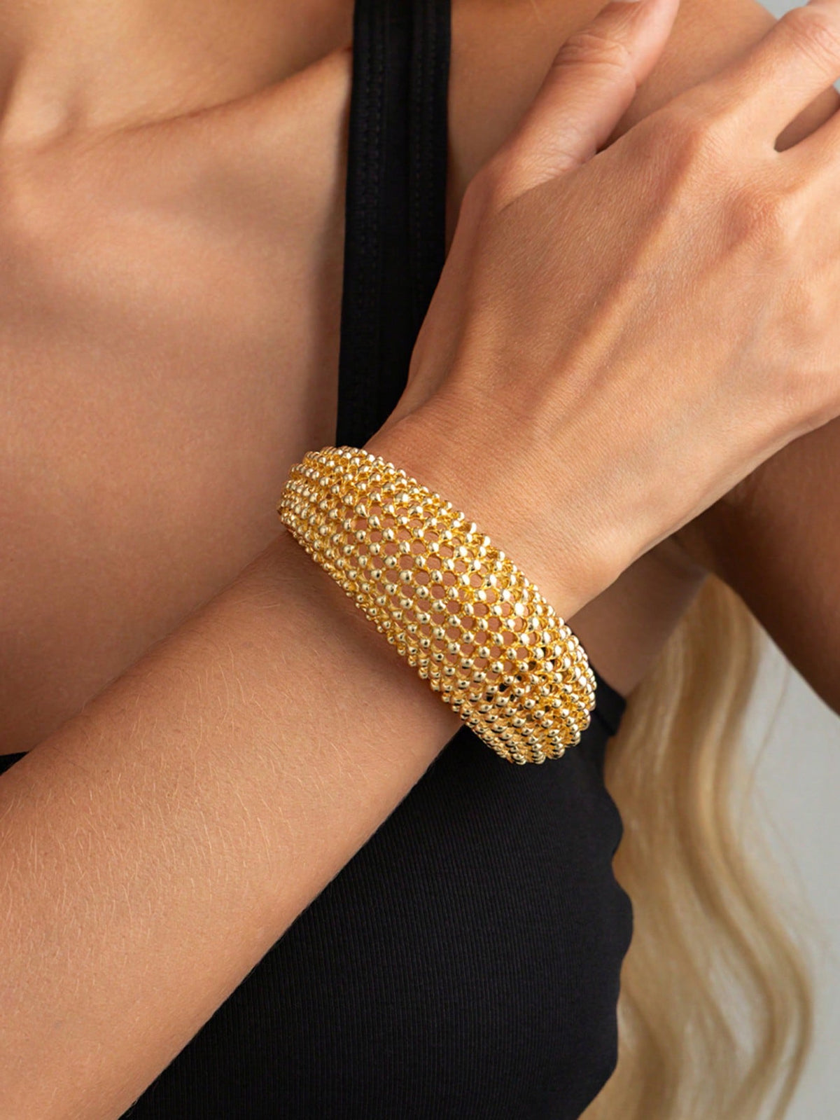 1pc Vintage Exaggerated Personalized Heavy Metal Hollow Woven Mesh Curved Open Adjustable Wide Bracelet Suitable For Women's Daily, Vacation And Party Wear