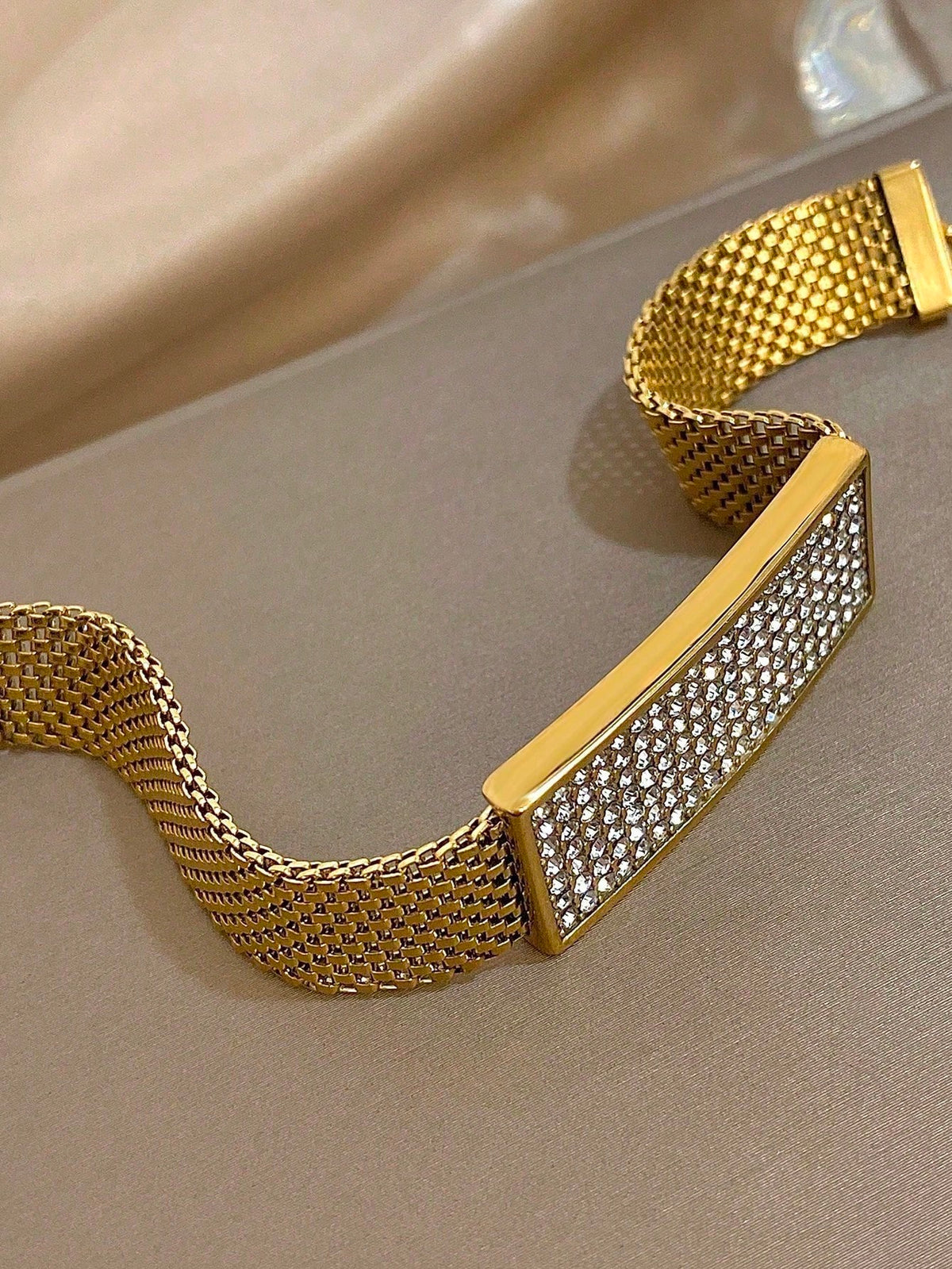 Luxury Vintage Woven Stainless Steel Zirconia and Diamond Bracelet for Women and Men, Gold Jewelry, for Parties and Daily Use, Christmas/Y2k/Halloween Gift