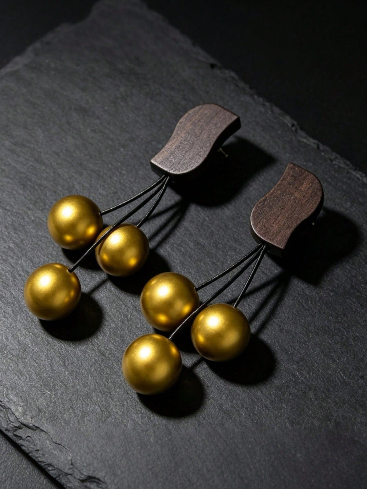 1 Pair European & American Fashion Design Wooden Gold Bead Exaggerated Tassel Earrings, French Vintage Stud Earrings, Antique Wooden Bird Earrings For Women