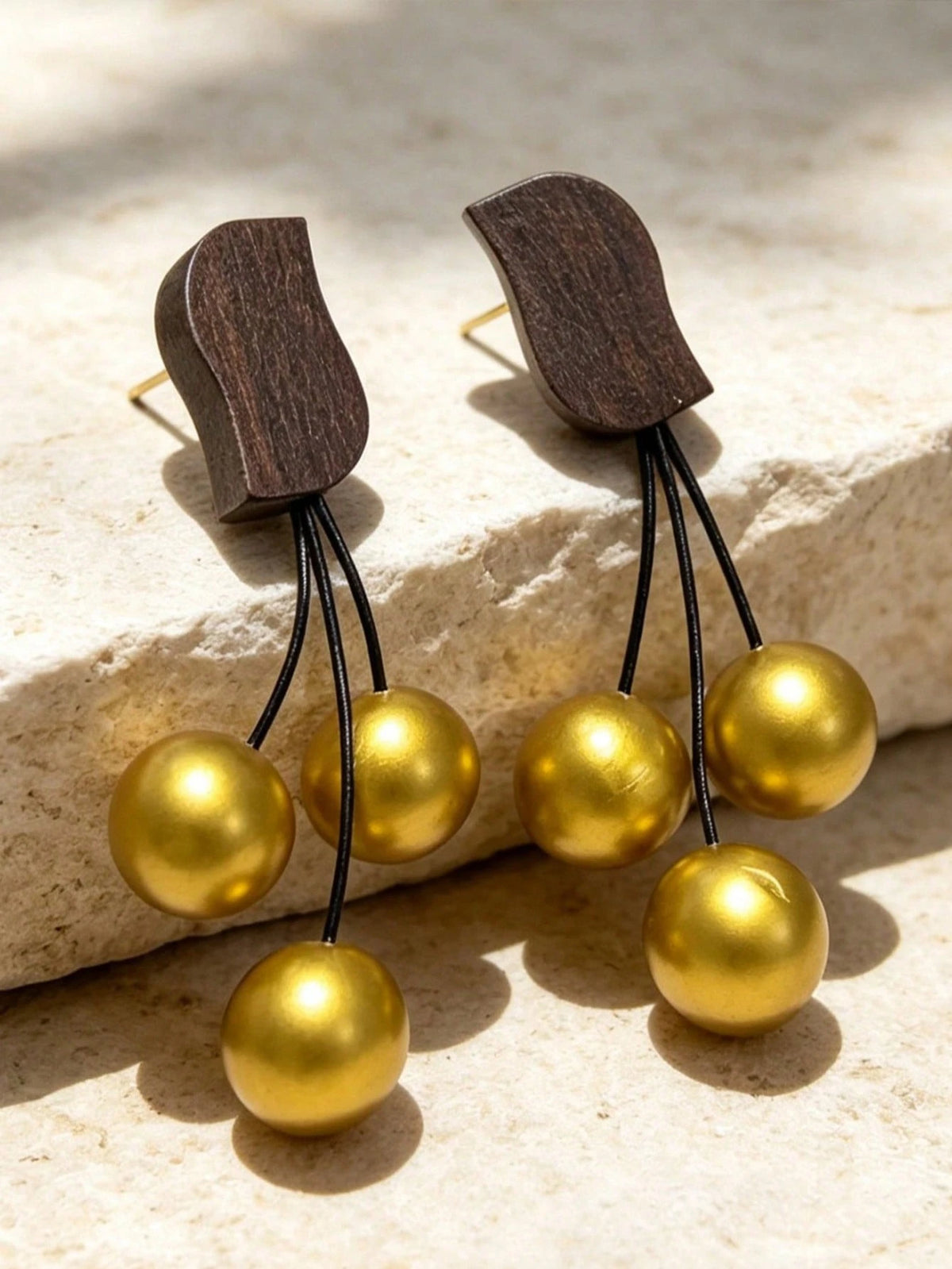 1 Pair European & American Fashion Design Wooden Gold Bead Exaggerated Tassel Earrings, French Vintage Stud Earrings, Antique Wooden Bird Earrings For Women
