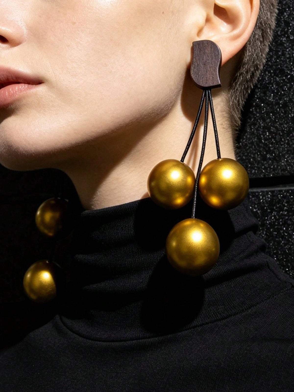 1 Pair European & American Fashion Design Wooden Gold Bead Exaggerated Tassel Earrings, French Vintage Stud Earrings, Antique Wooden Bird Earrings For Women
