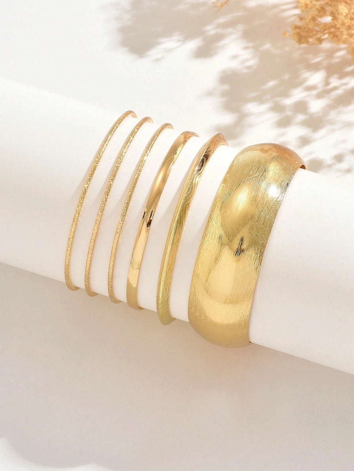 1 Set Fashionable Personalized Exaggerated Minimalist Design Metal Texture Matte Finish Thin & Wide Bracelet Set Suitable For Women's Daily, Vacation And Party Wear