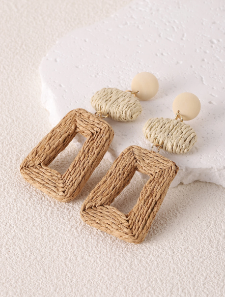 Boho Woven Straw Drop Earrings – Geometric Neutral Rattan Statement Earrings