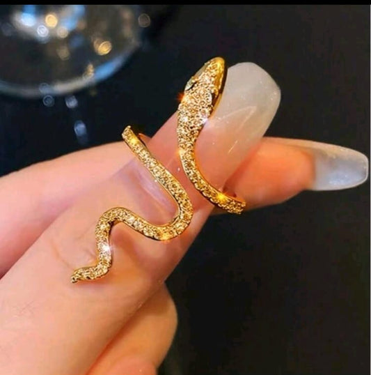 SHEIN 1 PC unique packaged snake shaped ring