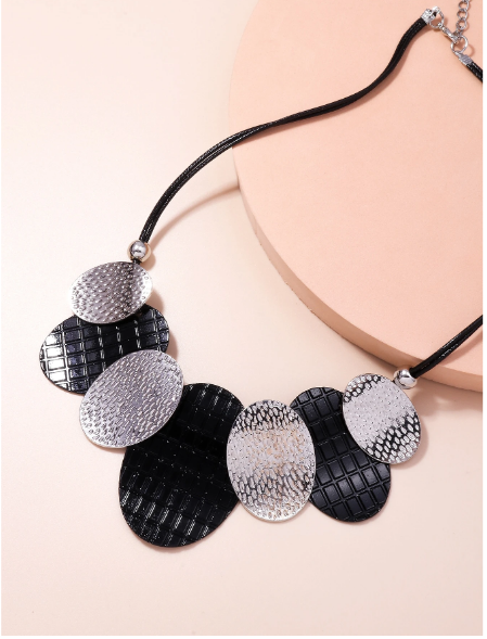 Bead Decor Oval Pendant Necklace