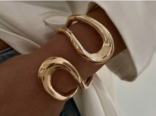 Shein 1pc Exaggerated Metallic Circular Bangle