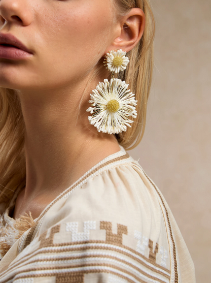 Boho White Floral Raffia Drop Earrings – Tiered Daisy Statement Earrings