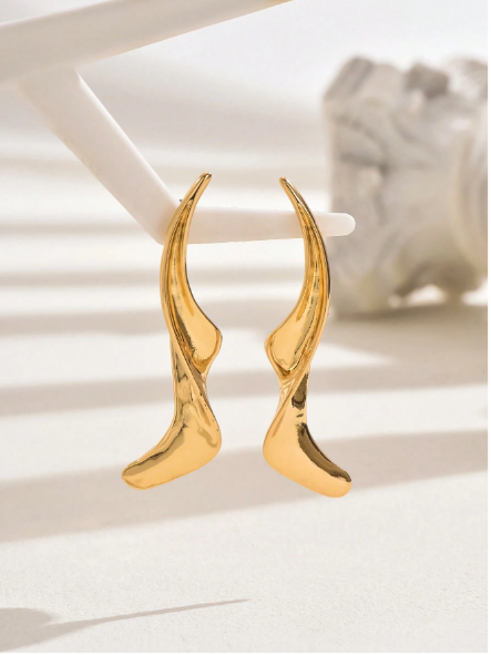 1 Pair Sexy Exaggerated Gold Alloy Hurricane Lightning Blade Twist Phoenix