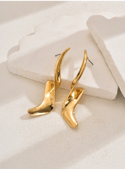 1 Pair Sexy Exaggerated Gold Alloy Hurricane Lightning Blade Twist Phoenix