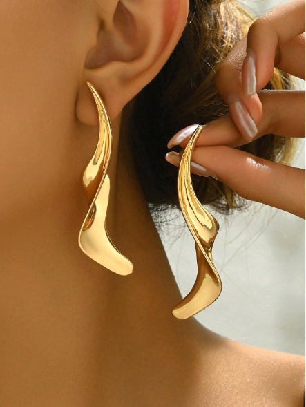 1 Pair Sexy Exaggerated Gold Alloy Hurricane Lightning Blade Twist Phoenix