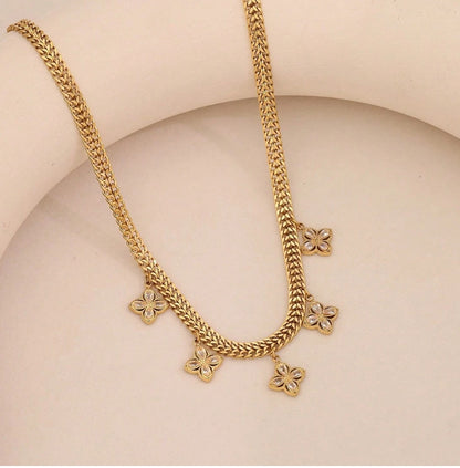 SHEIN1pc Zirconia Flower Stainless Steel Necklace