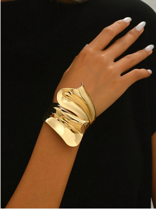 1pc Asymmetrical Gold-Tone Ribbon Bangle Bracelet,