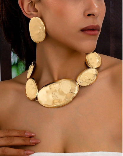 SHEIN 3pcs/Set Exaggerated Punk Luxurious Oversized Asymmetrical Elliptical Metal Gold Pendant Earrings Necklace Set,