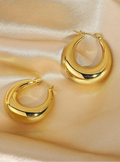 SHEIN Women's Thick Gold Hoop Earrings, 18K Gold-Plated, Low Allergenicity, Oval-Shaped Earrings,