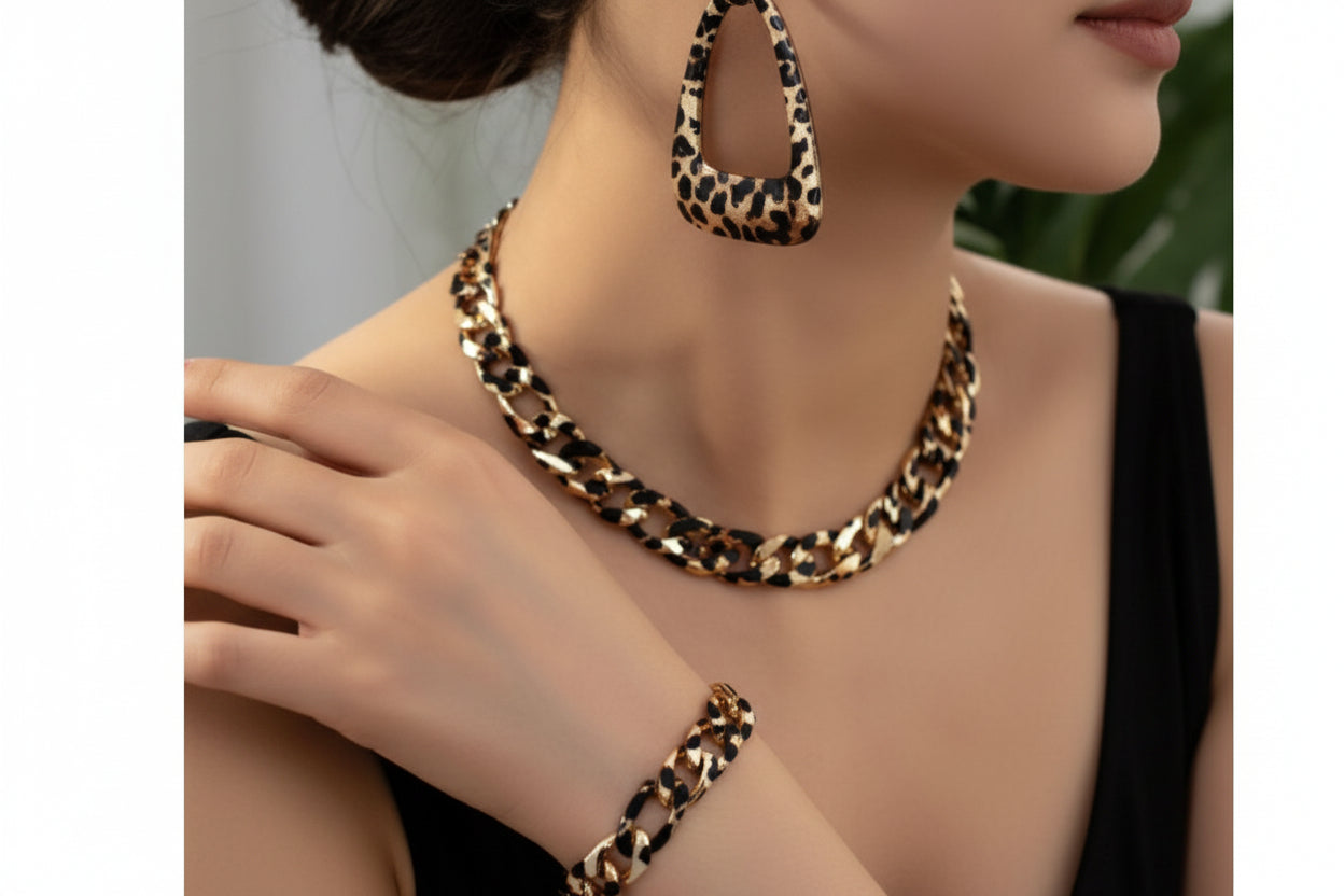 SHE IN 1SET FASHION LEOPARD  PRINT EARRINGS BRACELET LEOPARD PRINT SUIT