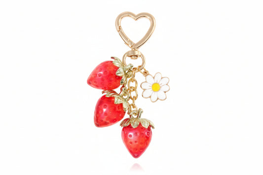 SHEIN 3pcs Strawberry Heart Shaped Transparent Strawberry Flower Keychain