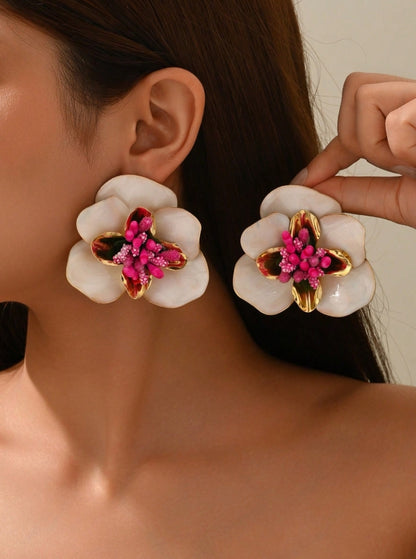 SHEIN 1 Pair Elegant Floral Double-Layer Earrings, Lightweight Luxury Beige Daisy Flower Earrings