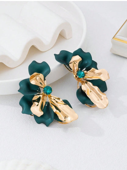 Shein Green Asymmetrical Stud Earrings