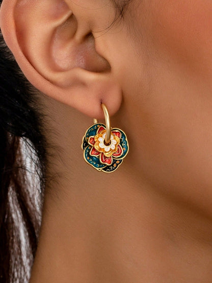 SHEIN 1 Pair Copper Alloy Macaroon Series Golden Enamel Four-Leaf Clover