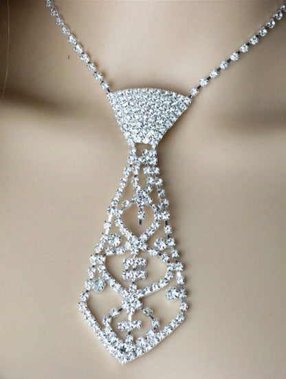 SHEIN 1pc Tie Necklace With Rhinestone Detail, Perfect For Women Performing On Stage