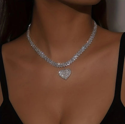 SHEIN 1pc Dazzling Rhinestone Claw Chain & Heart Shaped Pendant Necklace