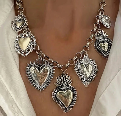 SHEIN 1pc Vintage Exaggerated Heart Pendant Necklace