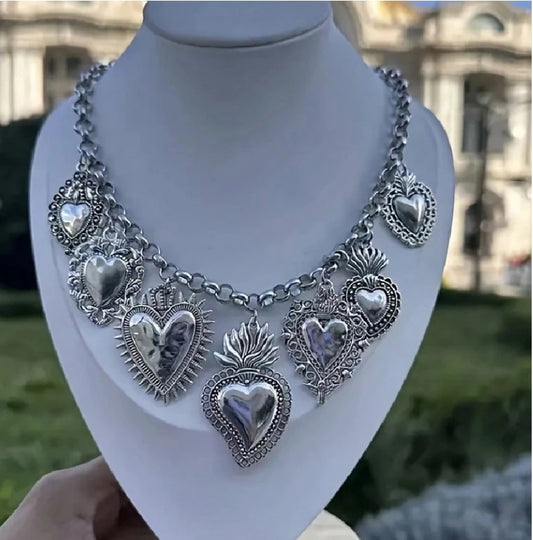 SHEIN 1pc Vintage Exaggerated Heart Pendant Necklace