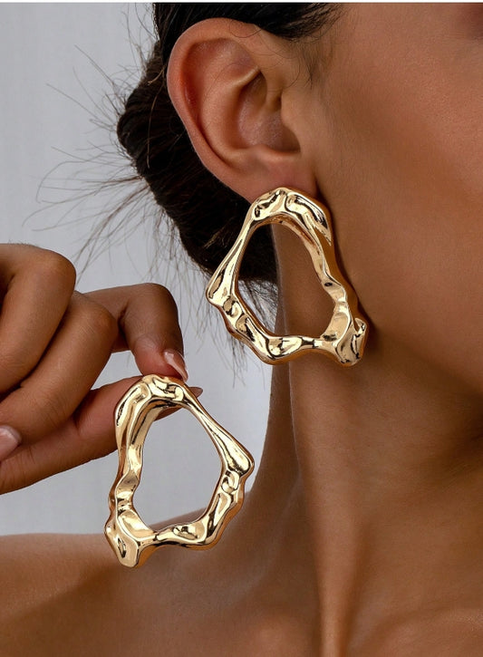 1 Pair Of European & American Geometric Asymmetrical Hollow Stud Earrings
