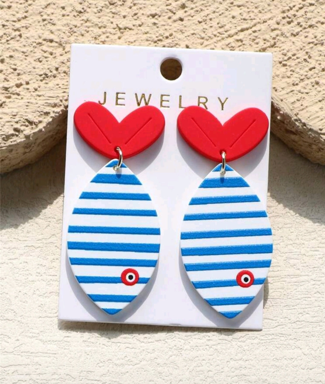 SHEIN 1 Pair Women Striped Fish Print Fuzzy Ceramic Heart Fish Tail Cute Acrylic Earrings, Blue