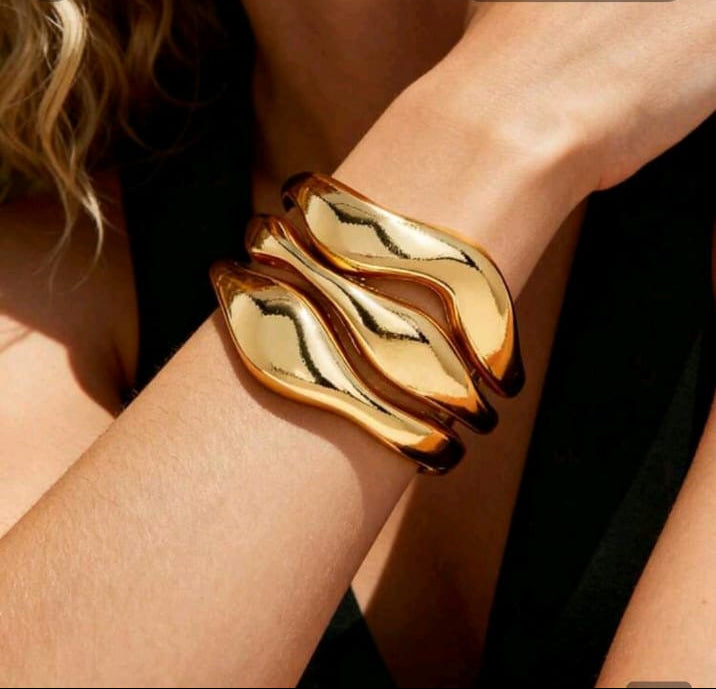 1pc Gold Metal Bangle, Women's Wavy Design, Thick Bracelet, Jewelry