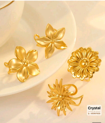 4pcs Stainless Steel Fashionable Exaggerated Golden Flower Heart And Other Shapes Ring Set