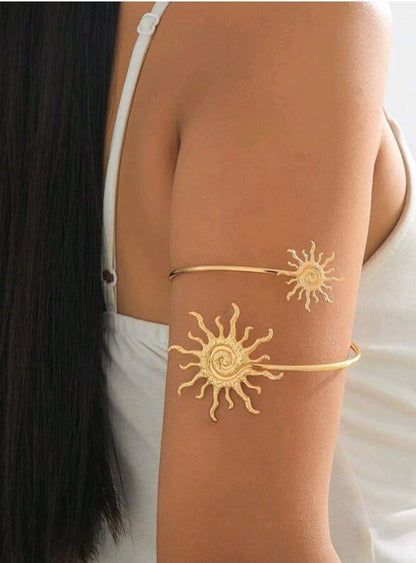 1pc Fashionable Minimalist Gold Metal Sun Armband, Versatile Accessory Suitable For Women, Vacation Wear