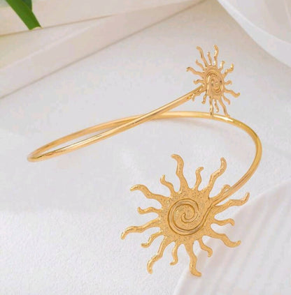 1pc Fashionable Minimalist Gold Metal Sun Armband, Versatile Accessory Suitable For Women, Vacation Wear