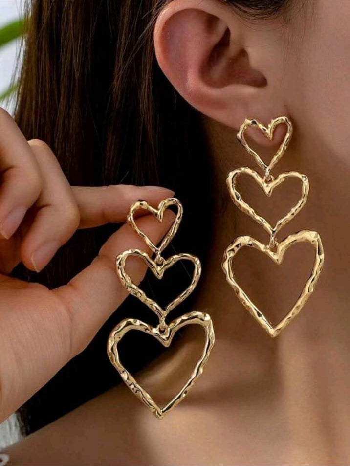 1pair European And American Classic Heart Shaped Alloy Wire Earrings