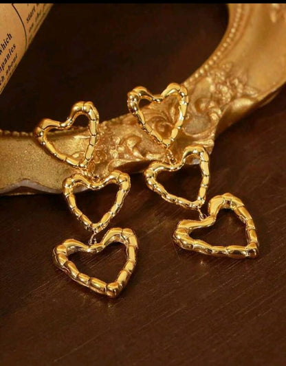 1pair European And American Classic Heart Shaped Alloy Wire Earrings