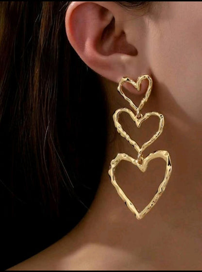 1pair European And American Classic Heart Shaped Alloy Wire Earrings