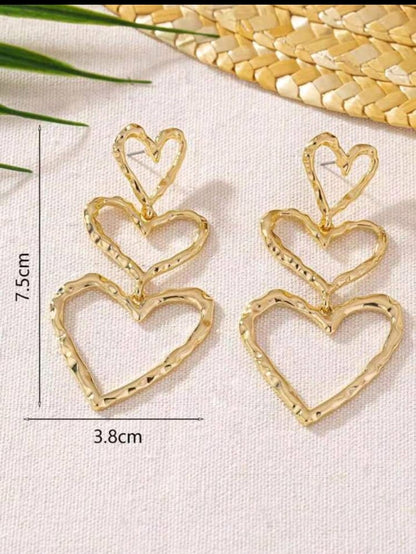 1pair European And American Classic Heart Shaped Alloy Wire Earrings