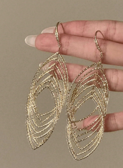 1 Pair Super Shiny Oval Line Earrings, Exaggerated Design, Minimalist Style, Delicate Luxury Earrings