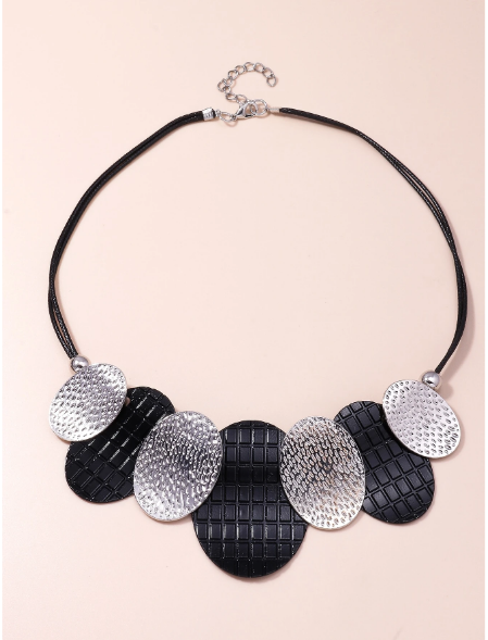 Bead Decor Oval Pendant Necklace