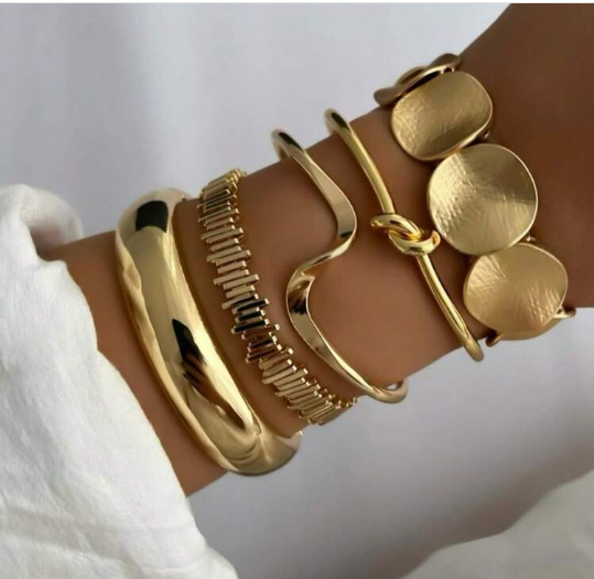 Shein 5 Pieces &nbsp;Set Vintage Geometric Wavy Metal Bracelets